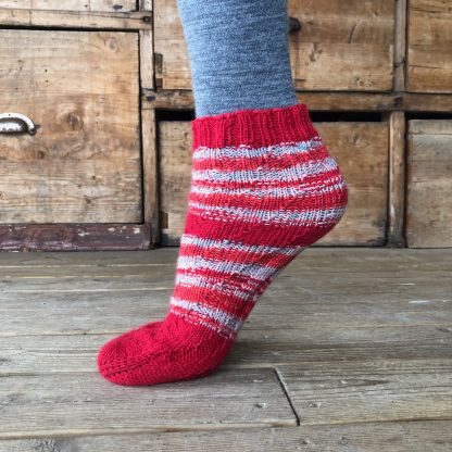 Enfilade Sock Knitting Pattern by Jordan Prouty – Quince & Co.